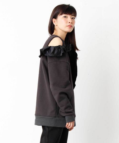 AVIE フリル トレーナー AVIE（アビィ）の「フリルデザインスウェットトップス