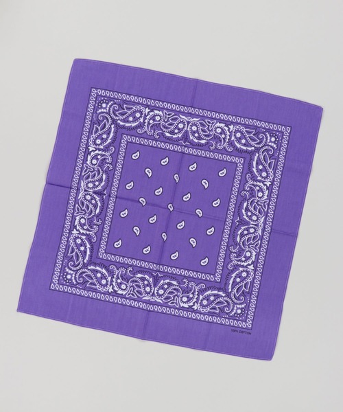 SPINNS(スピンズ)の「ペイズリー柄カラーバンダナ/フェス・アウトドア・通学・グランジコーデにも◎(バンダナ/スカーフ・メンズ・ホワイト/ブラック/パープル/ブラウン/グレー/レッド/ピンク/ゴールド/イエロー/オレンジ/ブルー/ピンク系その他/ダークグリーン/サックスブルー/ダークパープル・ONESIZE)」の8枚目の写真