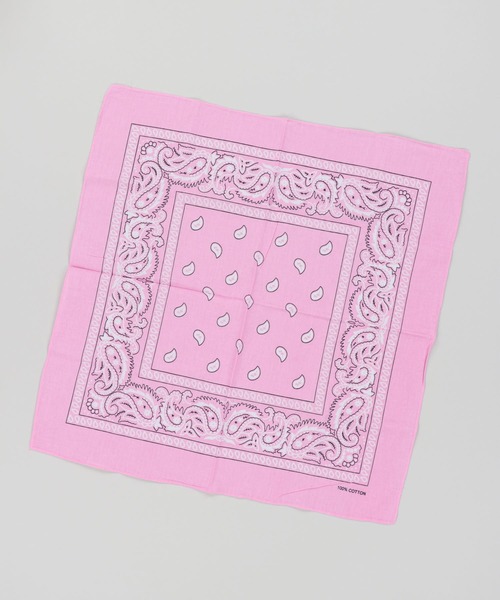 SPINNS(スピンズ)の「ペイズリー柄カラーバンダナ/フェス・アウトドア・通学・グランジコーデにも◎(バンダナ/スカーフ・メンズ・ホワイト/ブラック/パープル/ブラウン/グレー/レッド/ピンク/ゴールド/イエロー/オレンジ/ブルー/ピンク系その他/ダークグリーン/サックスブルー/ダークパープル・ONESIZE)」の11枚目の写真