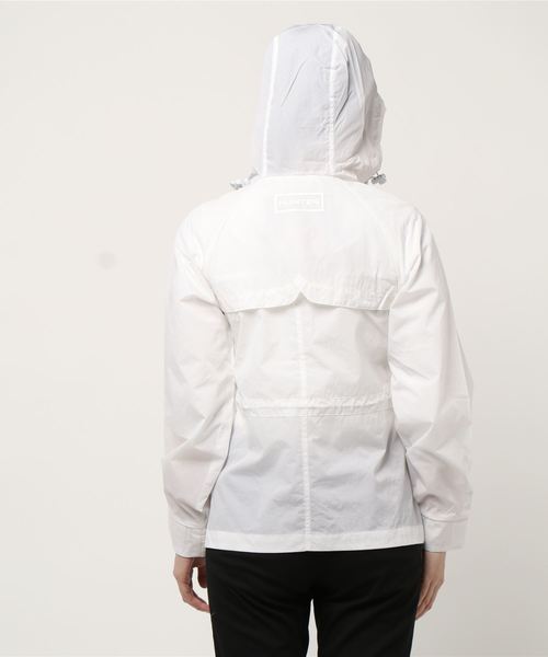 HUNTER(ハンター)の「WOMENS ORIGINAL NYLON WINDCHEATER(ブルゾン・レディース・ホワイト/ネイビー/カーキ・S/M/XS)」の6枚目の写真