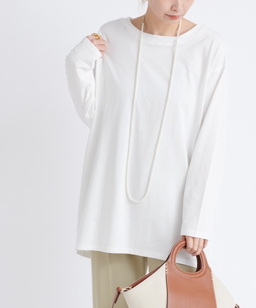 DouDou(ドゥドゥ)の「バックスリットT(Tシャツ/カットソー・レディース・ブラック/オフホワイト/グレイッシュベージュ/ベージュ/ホワイト・FREE)」の2枚目の写真