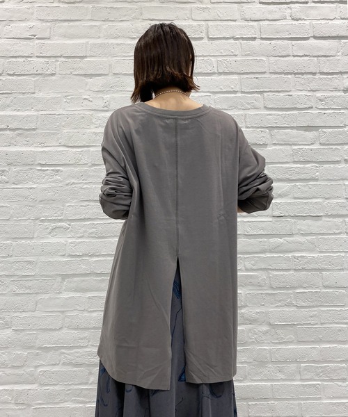 DouDou(ドゥドゥ)の「バックスリットT(Tシャツ/カットソー・レディース・ブラック/オフホワイト/グレイッシュベージュ/ベージュ/ホワイト・FREE)」の14枚目の写真