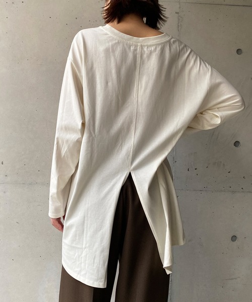 DouDou(ドゥドゥ)の「バックスリットT(Tシャツ/カットソー・レディース・ブラック/オフホワイト/グレイッシュベージュ/ベージュ/ホワイト・FREE)」の8枚目の写真