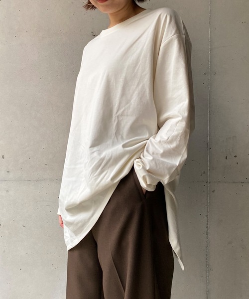 DouDou(ドゥドゥ)の「バックスリットT(Tシャツ/カットソー・レディース・ブラック/オフホワイト/グレイッシュベージュ/ベージュ/ホワイト・FREE)」の9枚目の写真