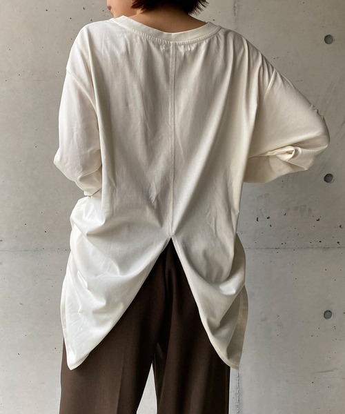 DouDou(ドゥドゥ)の「バックスリットT(Tシャツ/カットソー・レディース・ブラック/オフホワイト/グレイッシュベージュ/ベージュ/ホワイト・FREE)」の11枚目の写真