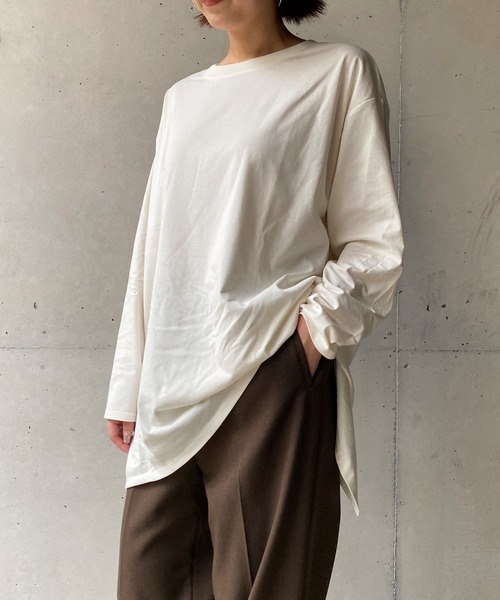 DouDou(ドゥドゥ)の「バックスリットT(Tシャツ/カットソー・レディース・ブラック/オフホワイト/グレイッシュベージュ/ベージュ/ホワイト・FREE)」の12枚目の写真