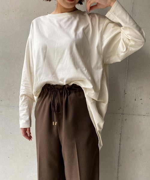 DouDou(ドゥドゥ)の「バックスリットT(Tシャツ/カットソー・レディース・ブラック/オフホワイト/グレイッシュベージュ/ベージュ/ホワイト・FREE)」の13枚目の写真