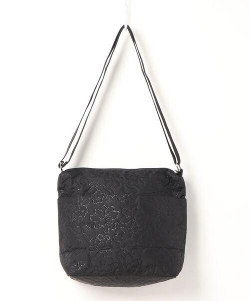 年末のプロモーション特価！ LeSportsac（レスポートサック）の「SMALL CLEO CROSSBODY バッグ