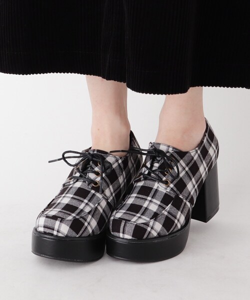 cs T&P(シーエスティーアンドピー)の「◆レースアップ厚底マニッシュ(パンプス・レディース・ブラック系8/ブラック/ブラック系1・LL/S/M/L)」の4枚目の写真