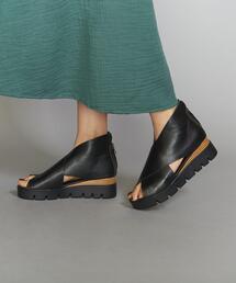 <TOP END>レザーバックジップサンダル