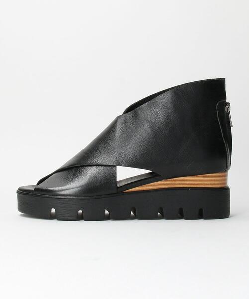 Lepidos(レピドス)の「<TOP END>レザーバックジップサンダル(サンダル・レディース・ブラック・37/36/38)」の3枚目の写真