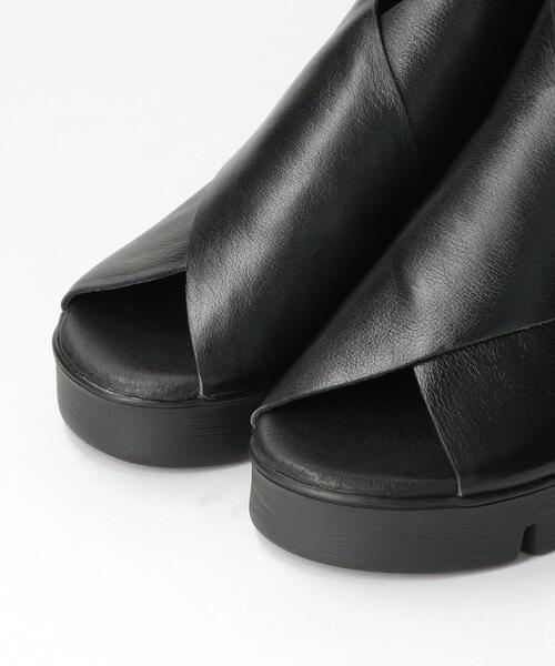 Lepidos(レピドス)の「<TOP END>レザーバックジップサンダル(サンダル・レディース・ブラック・37/36/38)」の4枚目の写真