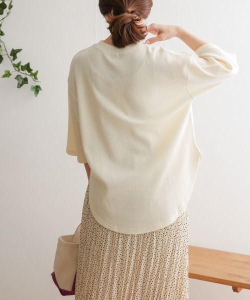 URBAN RESEARCH DOORS(アーバンリサーチドアーズ)の「ワッフルラウンドヘムプルオーバー(Tシャツ/カットソー・レディース・ブラック/ベージュ/オフホワイト・ONE)」の14枚目の写真