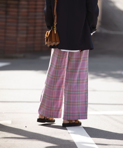 marjour（マージュール）の「RELAX CHECK PANTS（その他パンツ・レディース・ピンク/ミント/ブラック×ベージュ・M）」の4枚目の写真