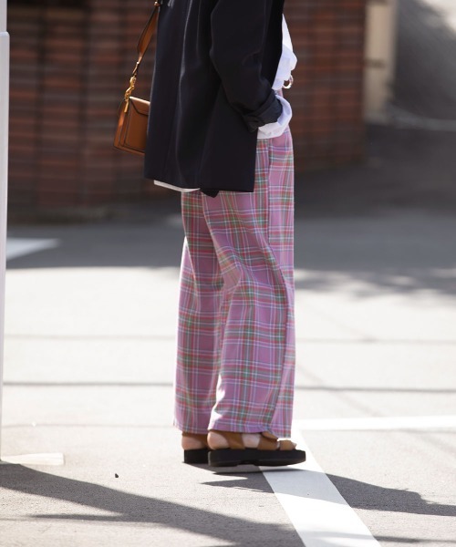 marjour（マージュール）の「RELAX CHECK PANTS（その他パンツ・レディース・ピンク/ミント/ブラック×ベージュ・M）」の8枚目の写真