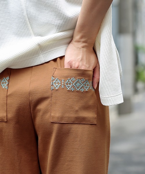 チチカカ（チチカカ）の「ポンチフロントスリットパンツ（その他パンツ・レディース・ブラック/ブラウン/ピンク・FREE）」の10枚目の写真