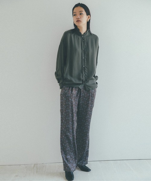 audrey and john wad(オードリーアンドジョンワッド)の「【Audrey and John Wad】フラワージャカード イージーパンツ(その他パンツ・レディース・ダークラベンダー/ブラウン・S/M)」の2枚目の写真