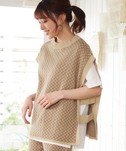 MATCH&more（マッチアンドモア）の「ジャカードベスト（ニット/セーター・レディース・ブラック/ブラウン/オフホワイト/グリーン・FREE）」の3枚目の写真