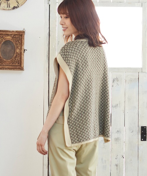 MATCH&more（マッチアンドモア）の「ジャカードベスト（ニット/セーター・レディース・ブラック/ブラウン/オフホワイト/グリーン・FREE）」の5枚目の写真
