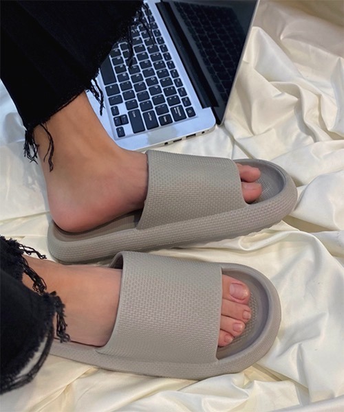 WESTBOY(ウエストボーイ)の「ユニセックス5カラーハイソールシャワーサンダル WO21S301SD【WB ORIGINALS】(サンダル・メンズ・ブラック/グレー/イエロー/オレンジ/グリーン・M/L/XL)」の1枚目の写真