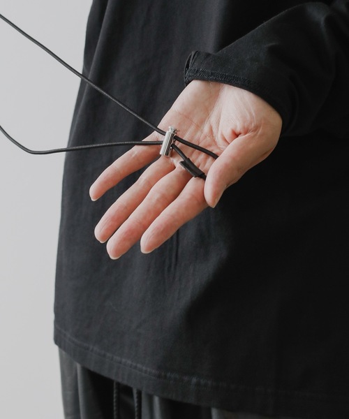 ATTACHMENT（アタッチメント）の「CALF LEATHER NECK CARD HOLDER（カードケース・メンズ・ブラック・ONESIZE）」の5枚目の写真