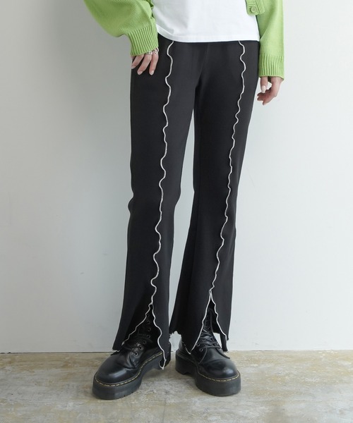 Lull（ルル）の「【Lull / ルル】配色メロウセミフレアリブパンツ（その他パンツ・レディース・ブラック/ベージュ/その他/グリーン/オレンジ・M）」の2枚目の写真