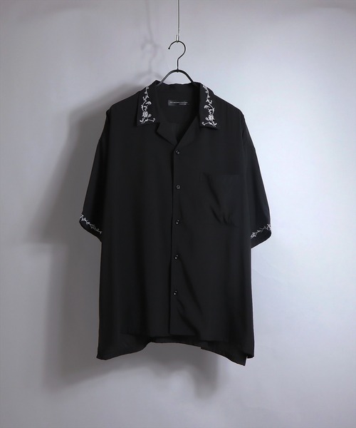 Confirm(コンファーム)の「Confirm / コンファーム 五分袖刺繍ビッグオープンカラーシャツ(シャツ/ブラウス・メンズ・ホワイト/ブラック/ブルー/レッド・M/L)」の2枚目の写真