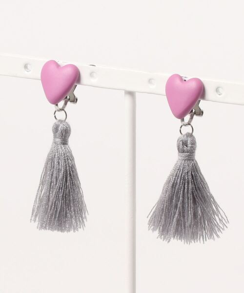 tone(トーン)の「【atelier*mio】ハートとタッセル earring(イヤリング・レディース・グレー系その他/パープル系その他/グレー系その他2/グレー系その他3/イエロー系その他/イエロー系その他2/イエロー系その他3/イエロー系その他4・FREE)」の5枚目の写真