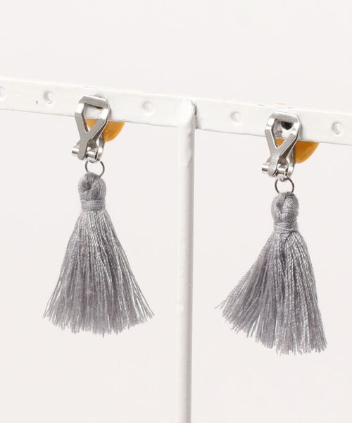 tone(トーン)の「【atelier*mio】ハートとタッセル earring(イヤリング・レディース・グレー系その他/パープル系その他/グレー系その他2/グレー系その他3/イエロー系その他/イエロー系その他2/イエロー系その他3/イエロー系その他4・FREE)」の9枚目の写真
