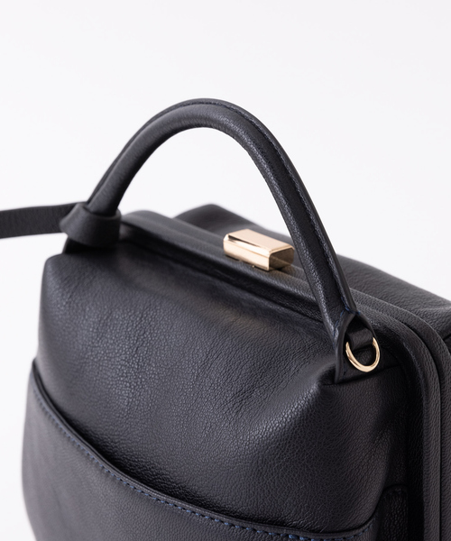 Rouge vif(ルージュヴィフ)の「【mica della valle】Cubetto 2WAYショルダーバッグ(ショルダーバッグ・レディース・キャメル/ダークネイビー・フリー)」の13枚目の写真