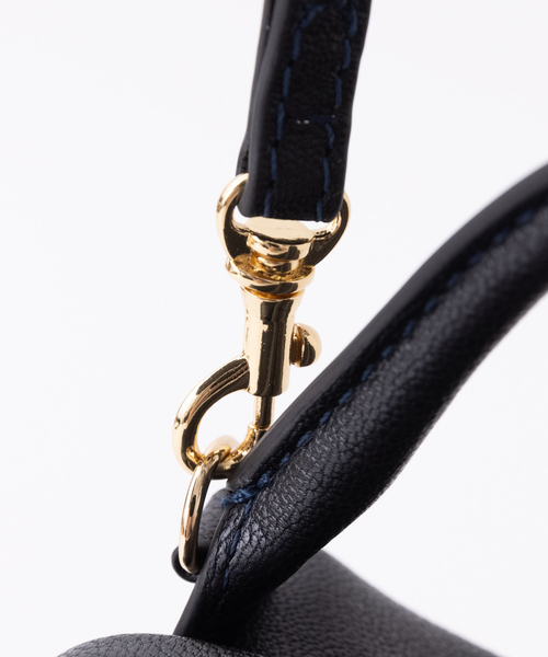 Rouge vif(ルージュヴィフ)の「【mica della valle】Cubetto 2WAYショルダーバッグ(ショルダーバッグ・レディース・キャメル/ダークネイビー・フリー)」の8枚目の写真