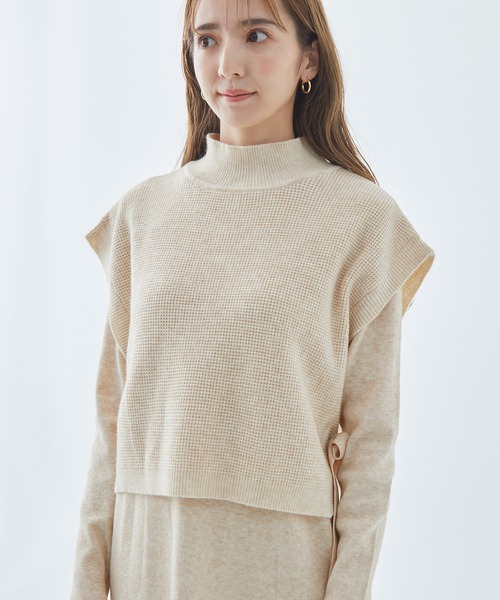 Fabulous Angela（ファビュラスアンジェラ）の「ドロップショルダーベスト付ワンピース（ワンピース・レディース・モカ/ネイビー/ベージュ・FREE）」の9枚目の写真