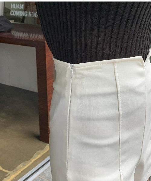 merongshop（メロンショップ）の「MERONGSHOP ハイウエストストレッチショートパンツ（その他パンツ・レディース・ブラック/アイボリー・LARGE/MEDIUM）」の13枚目の写真
