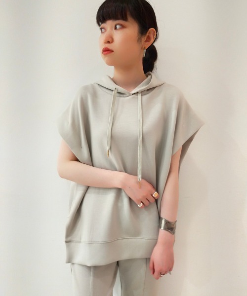 DROIT BELLO（ドロイトベロ）の「DROIT BELLO（ドロイトベロ）ライトダンボールノースリフーディ（パーカー・レディース・ライトグレー/ブラック/グレー・FREE）」の3枚目の写真