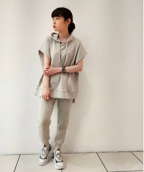 DROIT BELLO（ドロイトベロ）の「DROIT BELLO（ドロイトベロ）ライトダンボールノースリフーディ（パーカー・レディース・ライトグレー/ブラック/グレー・FREE）」の16枚目の写真