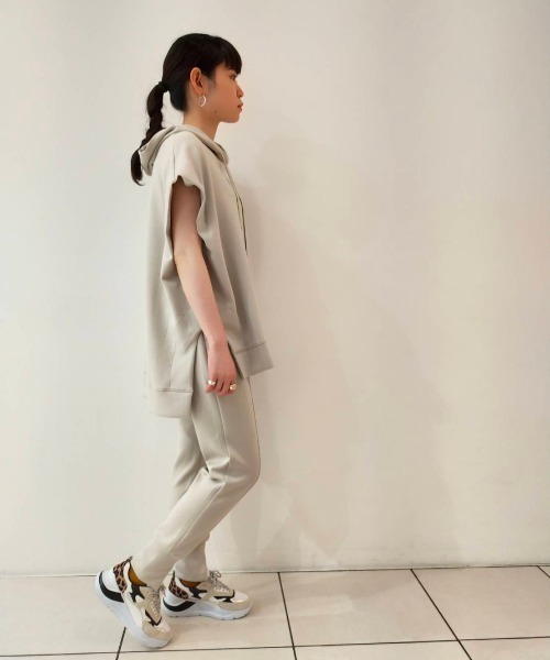 DROIT BELLO（ドロイトベロ）の「DROIT BELLO（ドロイトベロ）ライトダンボールノースリフーディ（パーカー・レディース・ライトグレー/ブラック/グレー・FREE）」の17枚目の写真