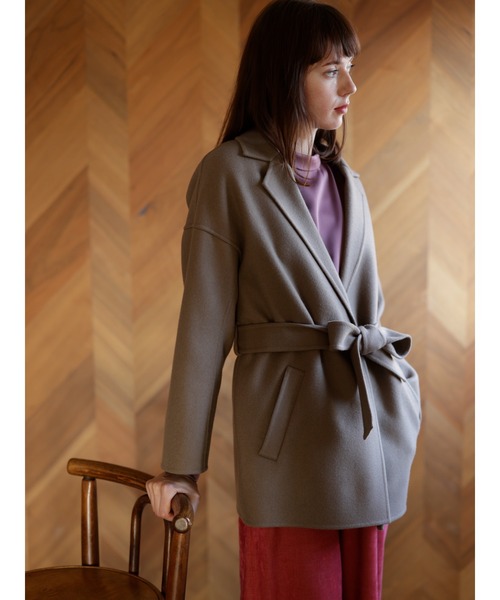 TONAL（トーナル）の「ウールリバーウェストリボンショートコート（チェスターコート・レディース・グレー/ブルー/モカ・38/36）」の8枚目の写真