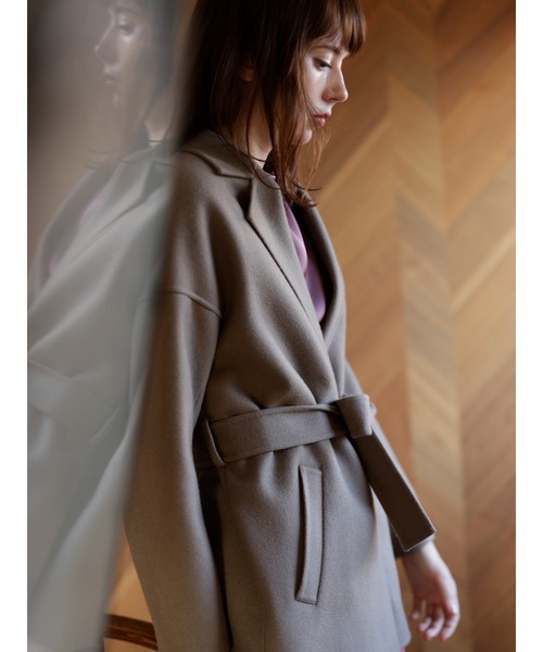 TONAL（トーナル）の「ウールリバーウェストリボンショートコート（チェスターコート・レディース・グレー/ブルー/モカ・38/36）」の9枚目の写真