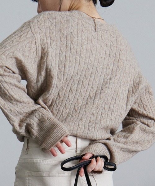 U.S. POLO ASSN.（ユーエスポロアッスン）の「RANAN/solleim別注【U.S.POLO ASSN.】 ワンポイントケーブルニット（ニット/セーター・レディース・オフホワイト/杢グレー/ライトピンク/ブルー/ベージュ/ネイビー/ライトベージュ/ホワイト×ブラック/ブラウン/レッド・M/LL/L）」の14枚目の写真