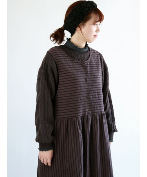 Samansa Mos2(サマンサ モスモス)の「35th裾フレアケーブル柄ニット(ニット/セーター・レディース・ベージュ/グリーン/チャコール/キナリ・フリ-)」の3枚目の写真