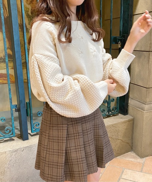 apres jour（アプレジュール）の「花刺繍ニット【ZOZOTOWN限定アイテム