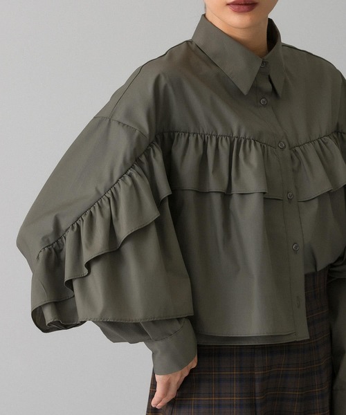 KBF（ケイビーエフ）の「ラッフルフリルシャツ（シャツ/ブラウス・レディース・ホワイト/ブラック/カーキ・ONE）」の9枚目の写真