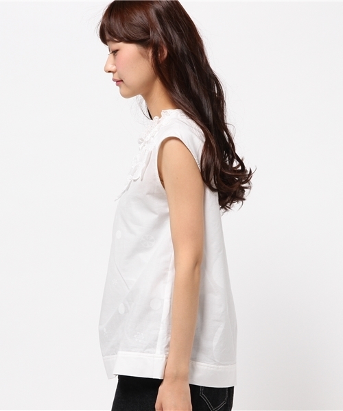 BEAMS BOY(ビームスボーイ)の「TORI-TO / スモッグ ノースリーブ シャツ(シャツ/ブラウス・レディース・ホワイト/ホワイト系その他・ONE SIZE)」の6枚目の写真