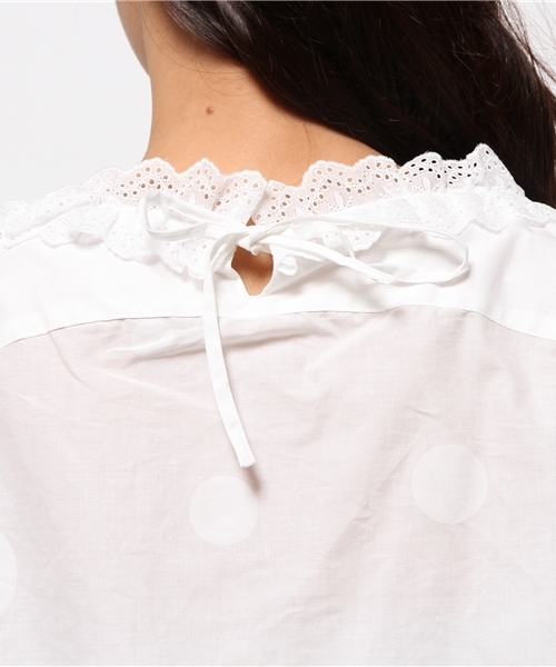 BEAMS BOY(ビームスボーイ)の「TORI-TO / スモッグ ノースリーブ シャツ(シャツ/ブラウス・レディース・ホワイト/ホワイト系その他・ONE SIZE)」の5枚目の写真