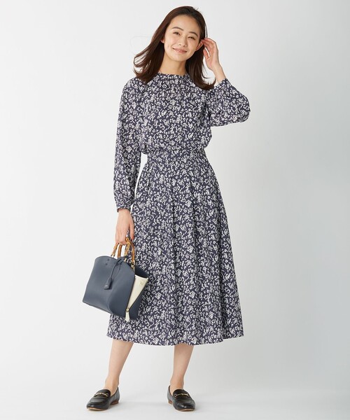 J.PRESS Ladies（J.プレス レディス）の「【洗える】ポリエステルデシンフラワープリント スカート（スカート・レディース・ネイビー系5/ライラック系5・XS）」の3枚目の写真