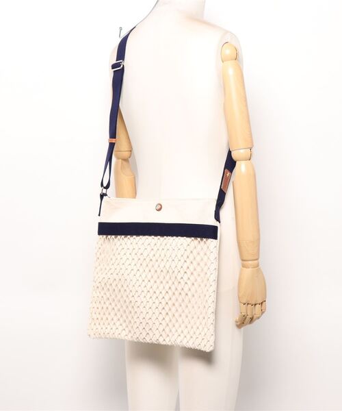 Peram(ペラム)の「Peram(ペラム) 2B・ネットキャンバス ショルダー(ショルダーバッグ・レディース・ネイビー/レッド/オリーブ・FREE)」の7枚目の写真