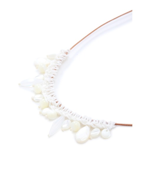 human woman（ヒューマンウーマン）の「◆レザーコードネックレス（ネックレス・レディース・ベージュ・ﾌﾘ-）」の3枚目の写真