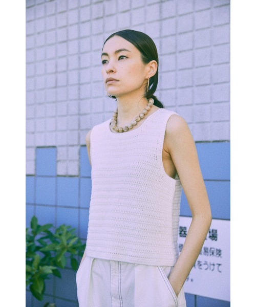 BLACK BY MOUSSY（ブラックバイマウジー）の「crochet knit vest（クロシェニットベスト）（ベスト・レディース・ホワイト/ブラック/ブラウン・FREE）」の4枚目の写真