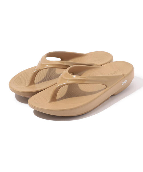 TOMORROWLAND （トゥモローランド）の「OOFOS OOlala THE AFTER YOGA サンダル（サンダル・レディース・ブラック/ベージュ/ホワイト/ライトグレー・23.0cm/25.0/24.0）」の4枚目の写真