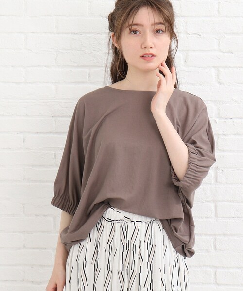 SHOO・LA・RUE（シューラルー）の「◆【接触冷感/洗える/袖ギャザー】ドルマントップス（Tシャツ/カットソー・レディース・カーキ/ブラック/ブラウン系その他/アイボリー/ピンク系その他/ダークオレンジ/パープル系4・00）」の3枚目の写真